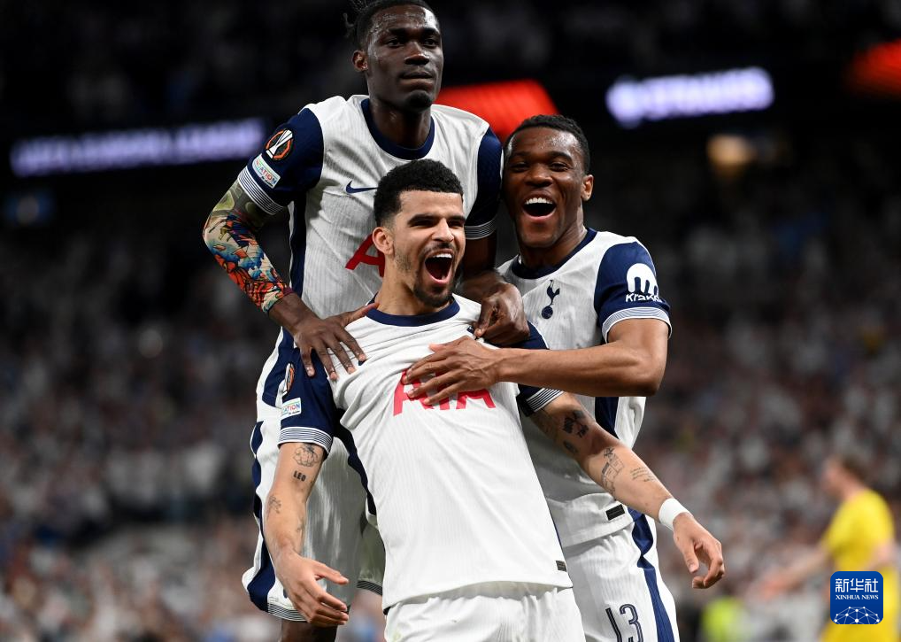 巴恩斯对战曼城全场数据：2粒进球，18次传球16次成功