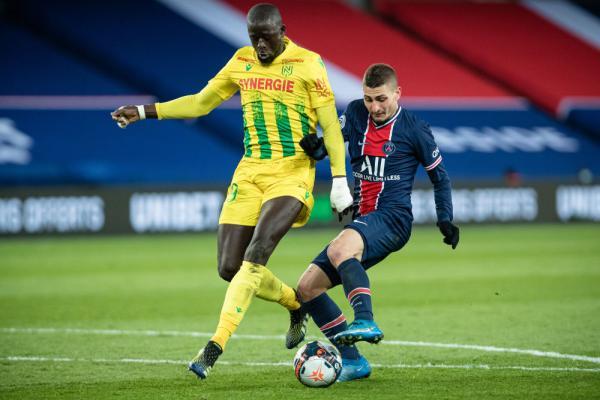 为了赢，你的面相都变了！ 贺希宁在底角用力使相，都快变成布克了