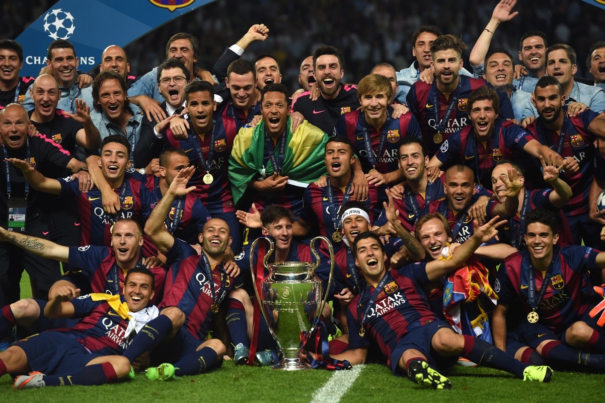 记者：谢维军在昨天的比赛中肋骨又裂了