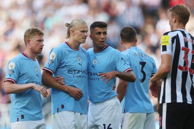 主教练生病离场！魔术主帅莫斯利本场能否回归成疑