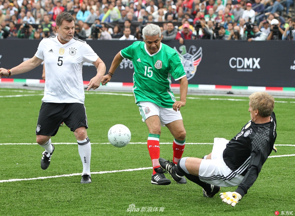 爱迪森巴杰2025季后赛轰3发本垒打，世界大赛G1代打满贯砲